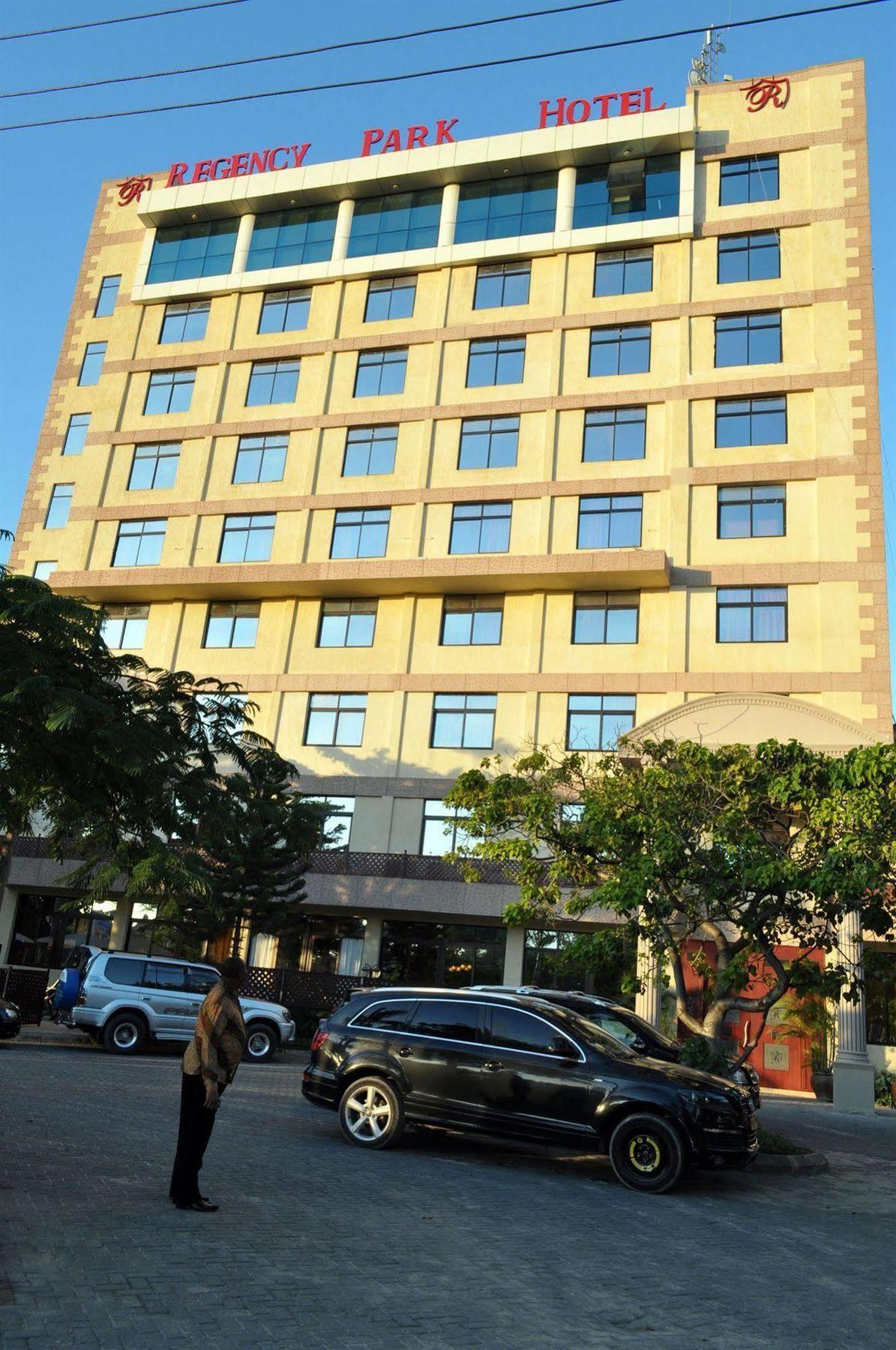 Regency Park Hotel Dar es Salaam Buitenkant foto