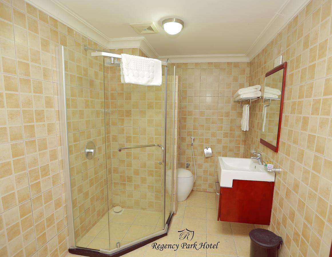 Regency Park Hotel Dar es Salaam Buitenkant foto