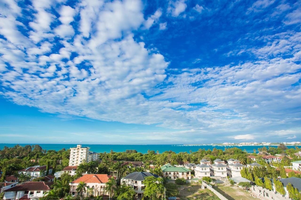 Regency Park Hotel Dar es Salaam Buitenkant foto